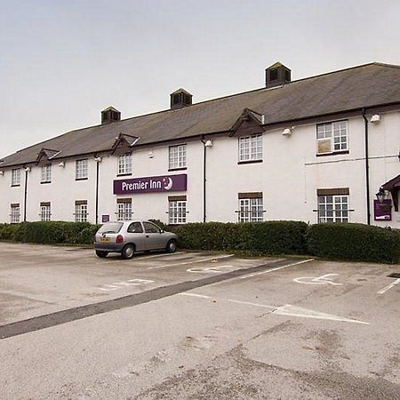 Premier Inn Premier Inn Wirral Greasby Екстериор снимка