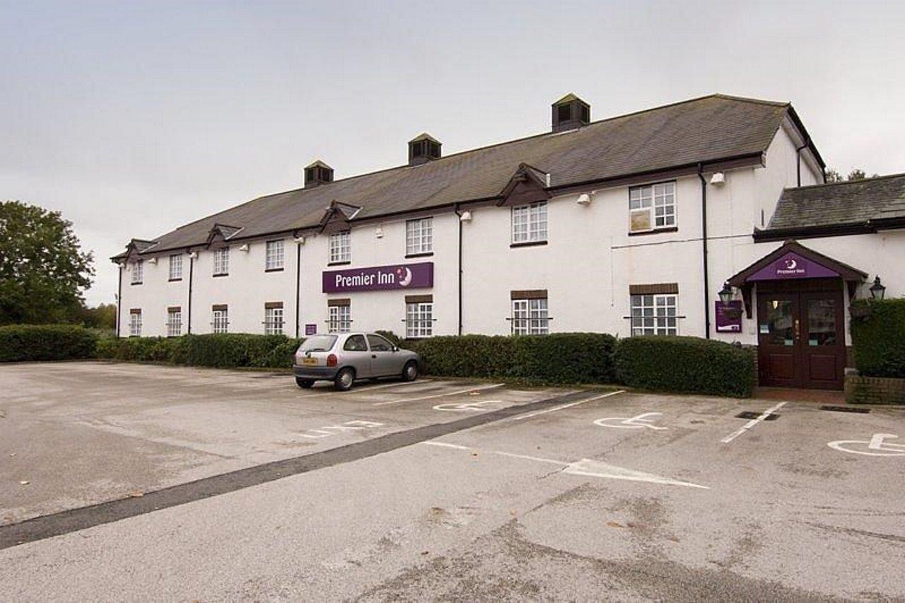 Premier Inn Premier Inn Wirral Greasby Екстериор снимка