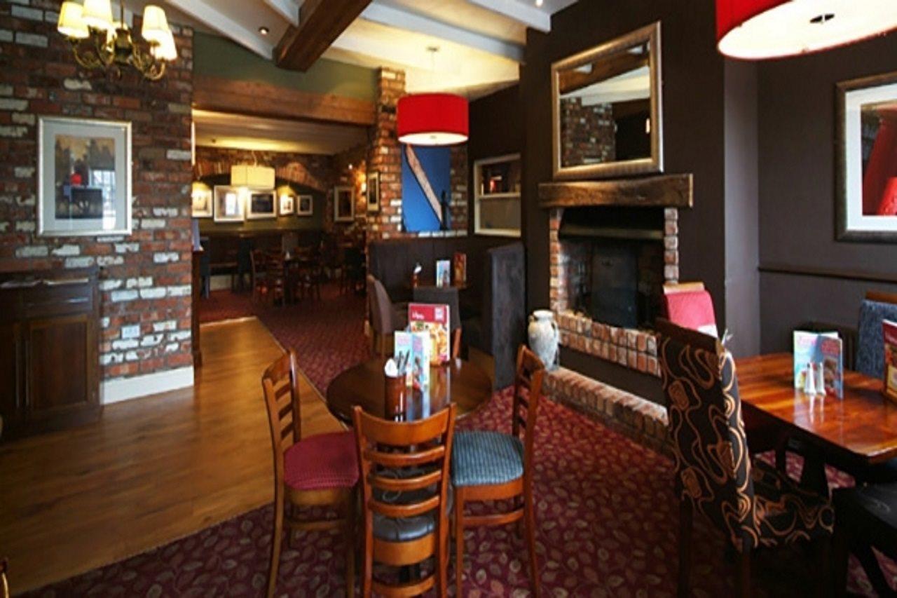 Premier Inn Premier Inn Wirral Greasby Екстериор снимка