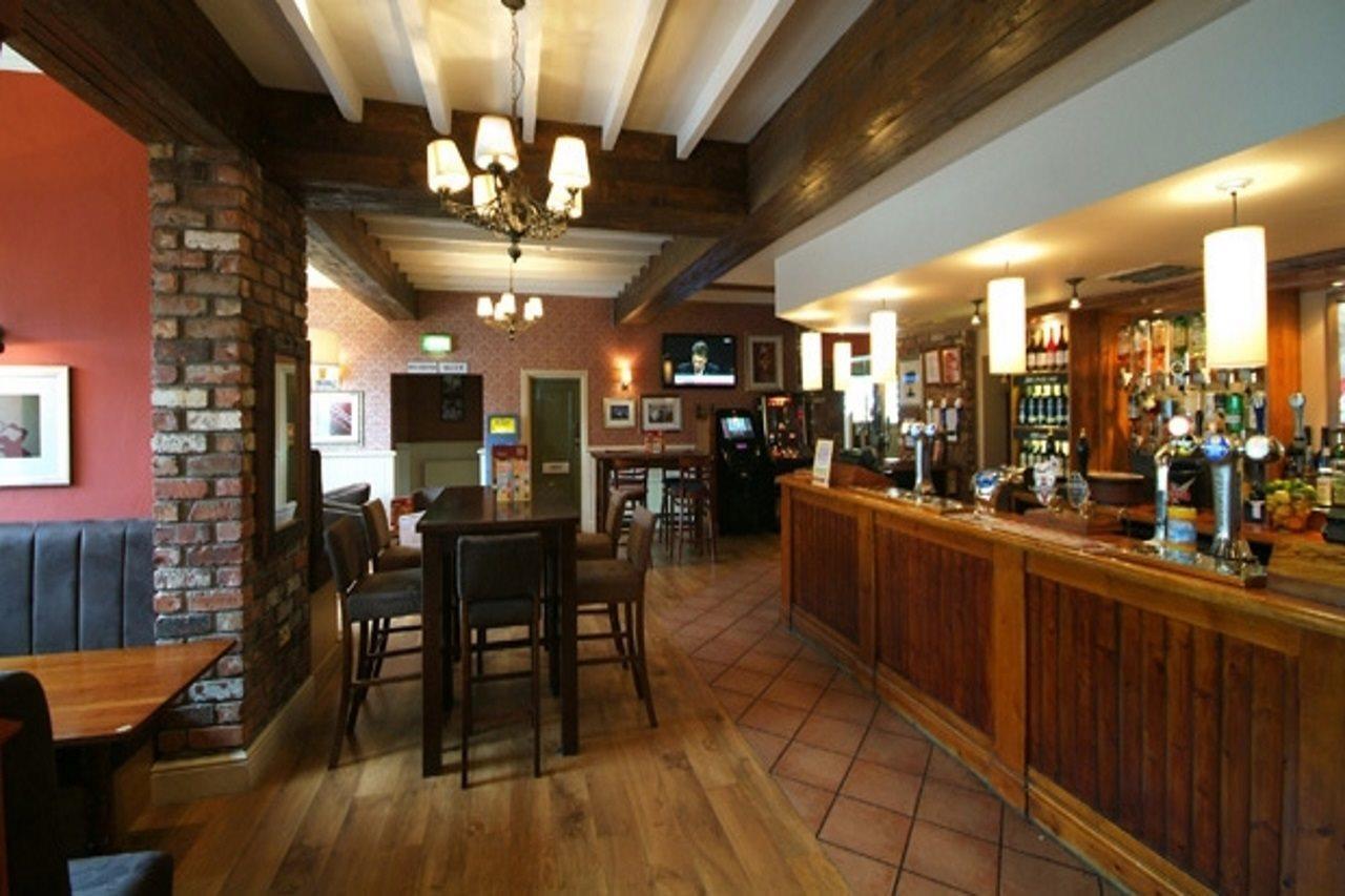 Premier Inn Premier Inn Wirral Greasby Екстериор снимка
